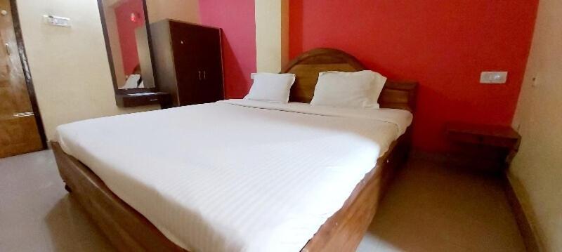 Spot On 80624 Hotel Niladri Complex Puri Esterno foto