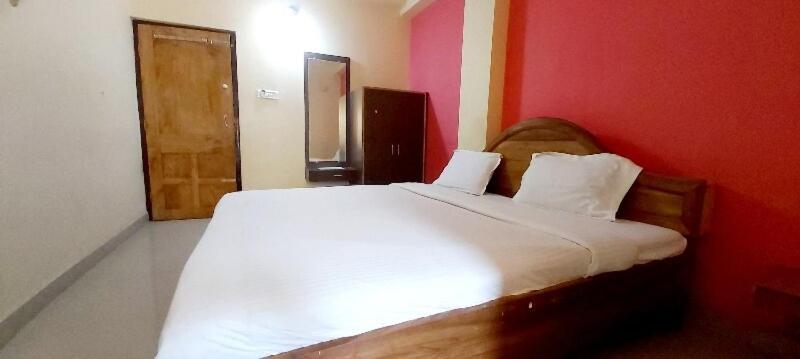 Spot On 80624 Hotel Niladri Complex Puri Esterno foto