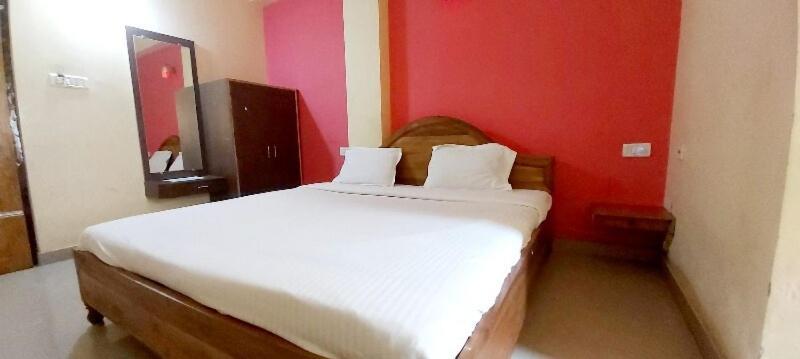 Spot On 80624 Hotel Niladri Complex Puri Esterno foto